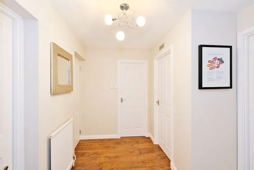 Home from Home Aberdeen-Spacious West End Apartment-Free Parking-Near ARI & City Centre