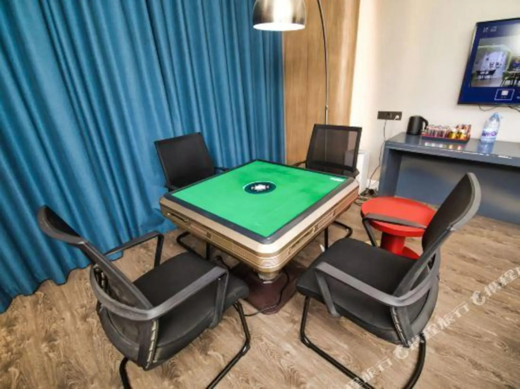 Lano Hotel ( Datong High Speed Rail Station Dongxin Xijiu Moore City )