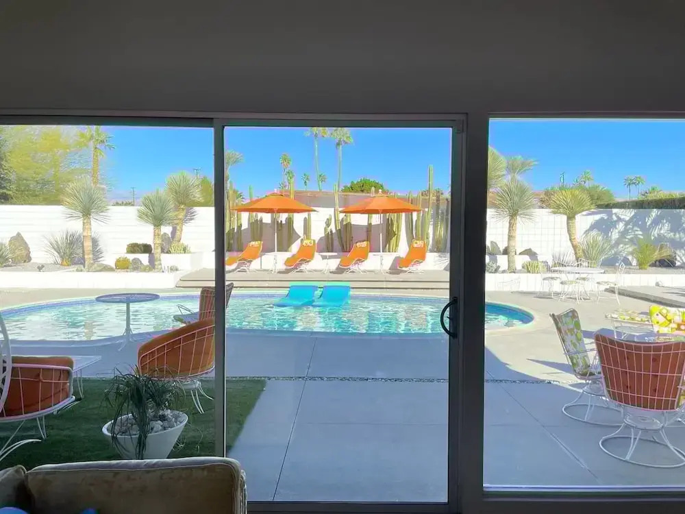 OG MCM w Saltwater Pool Hot Tub Dogs Welcome
