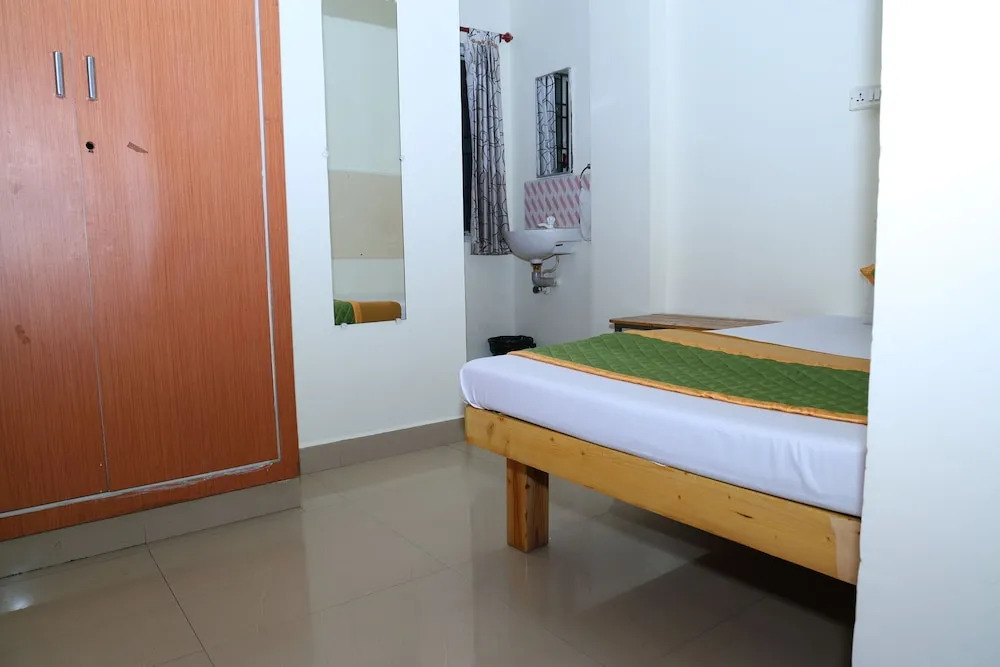 ROYAL GREEN AIRPORT TRANSIT ACCOMMODATION