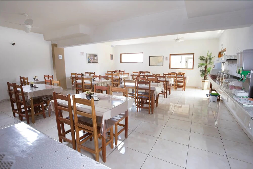 Hotel Portela III - Aprox 600m do Thermas dos Laranjais e Hot Beach