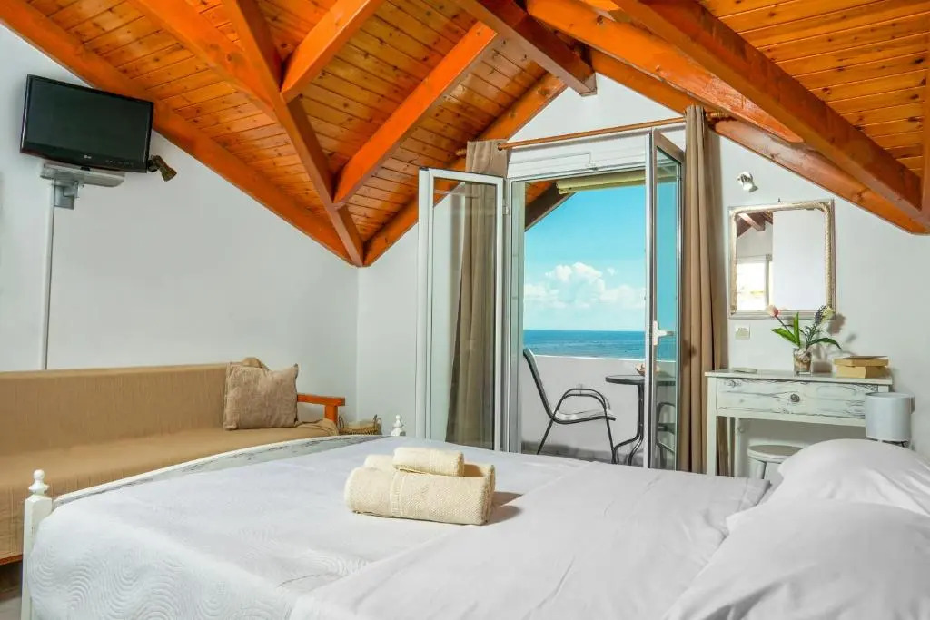 Elenas Seafront Deluxe Studios