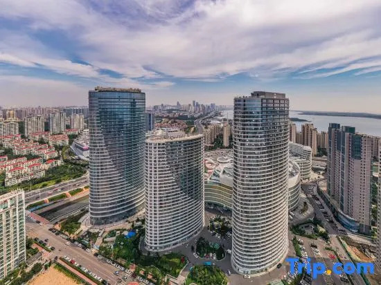 Vienna Classic Hotel (Qingdao Golden Beach Wuyue Plaza)