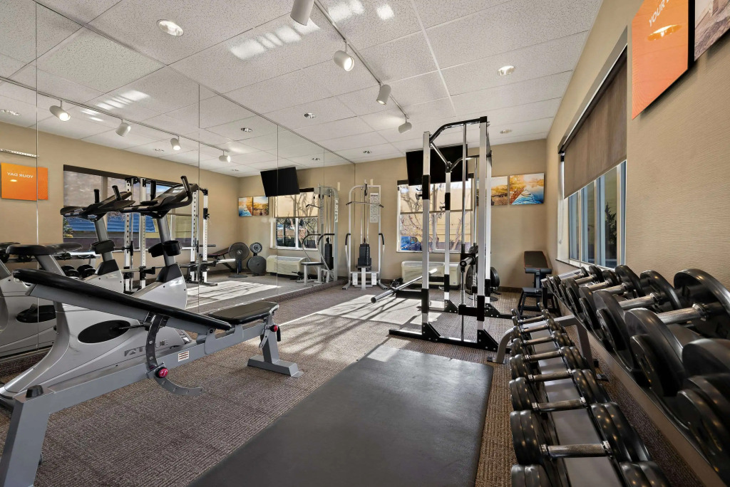 Comfort Inn & Suites Airport Convention Center