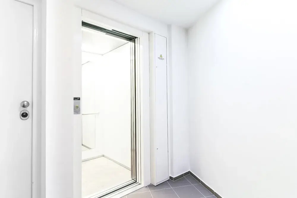 Trind2 · Samasal Trindade Apartments #2 Next to Aliados!