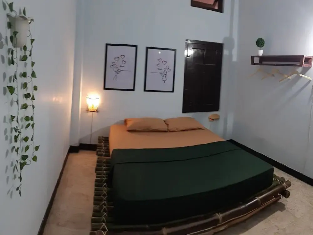 Good Feeling - Hostel