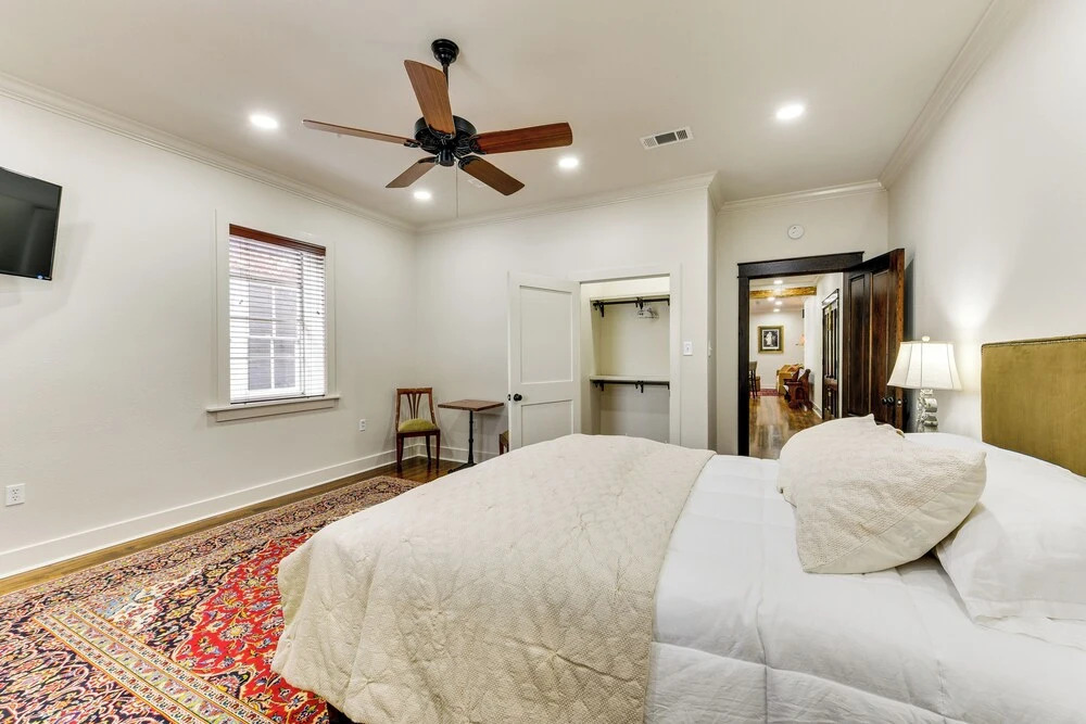 Charming Louisiana Getaway w/ Furnished Balcony!