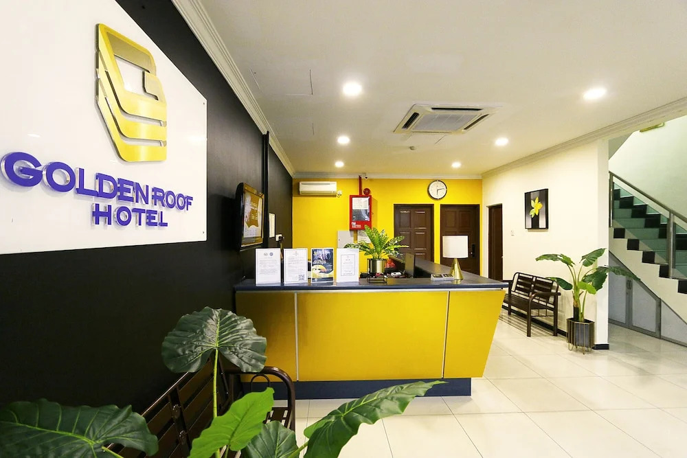 Swing & Pillows - Golden Roof Hotel Falim, Ipoh