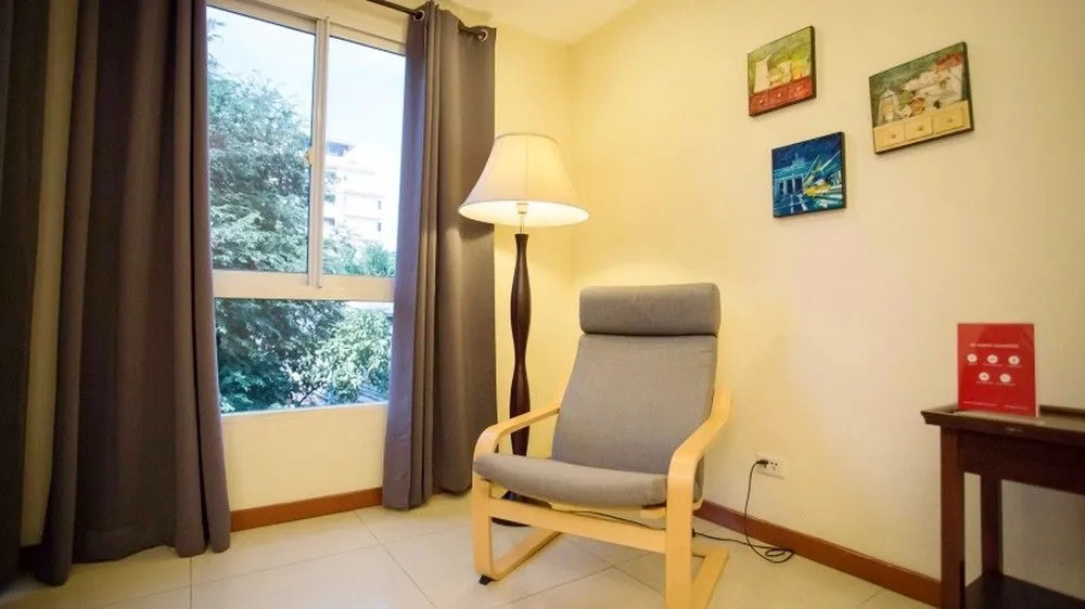 ZEN Rooms Royal Bee