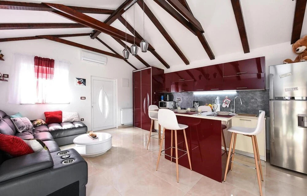 Amazing Home in Zadar with Hot Tub, Sauna & WiFi