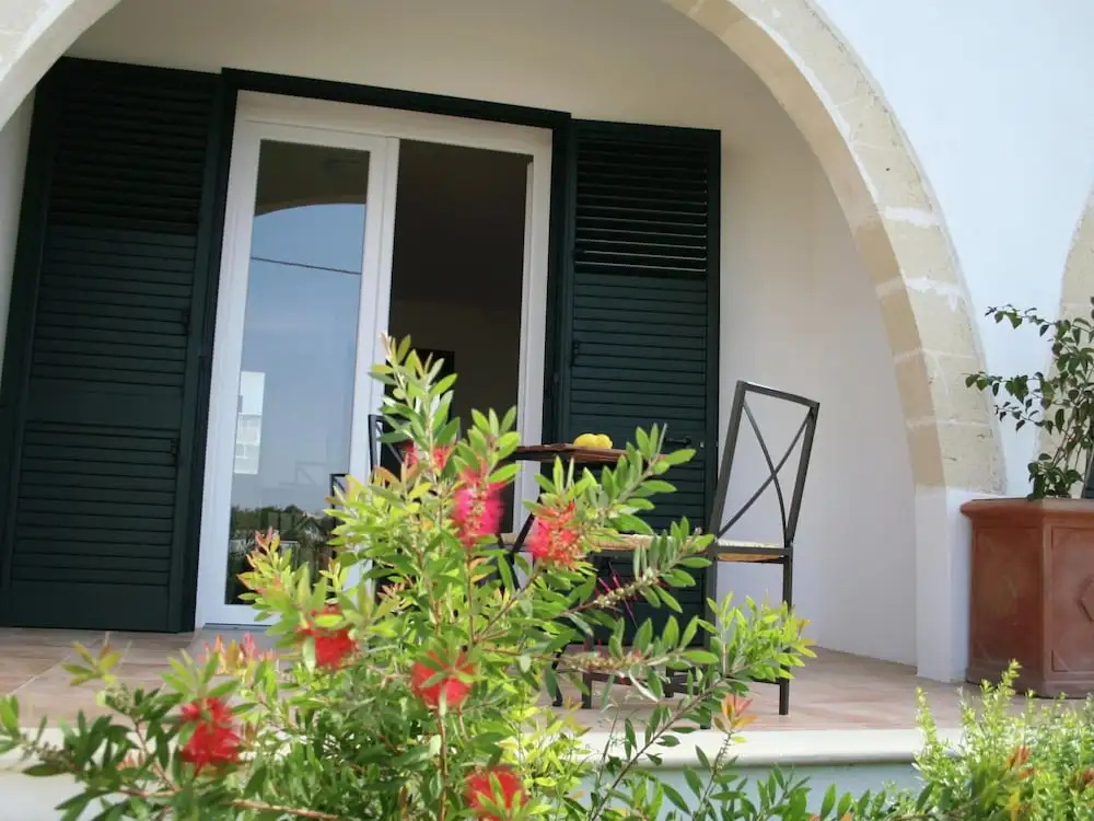 Apartment in Salento With Sea View & Pool