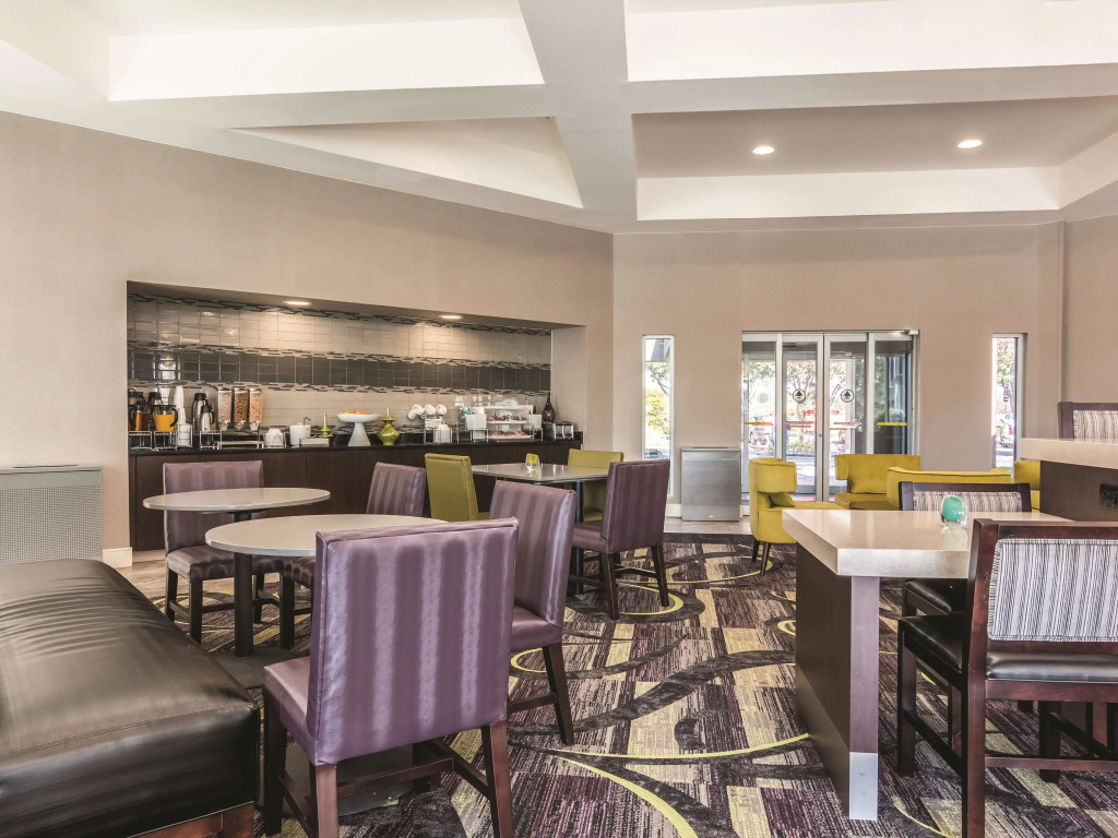 La Quinta Inn & Suites by Wyndham Shreveport Airport