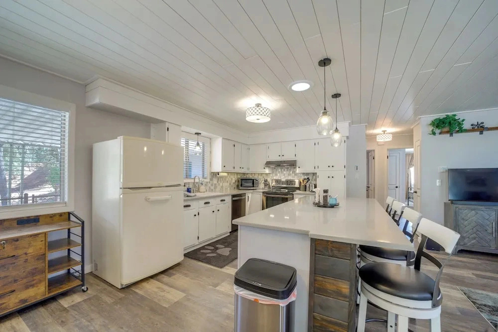 Payson Summer Getaway w/ Backyard