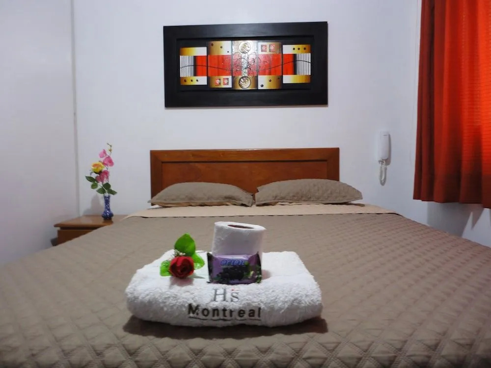 Montreal Hostal