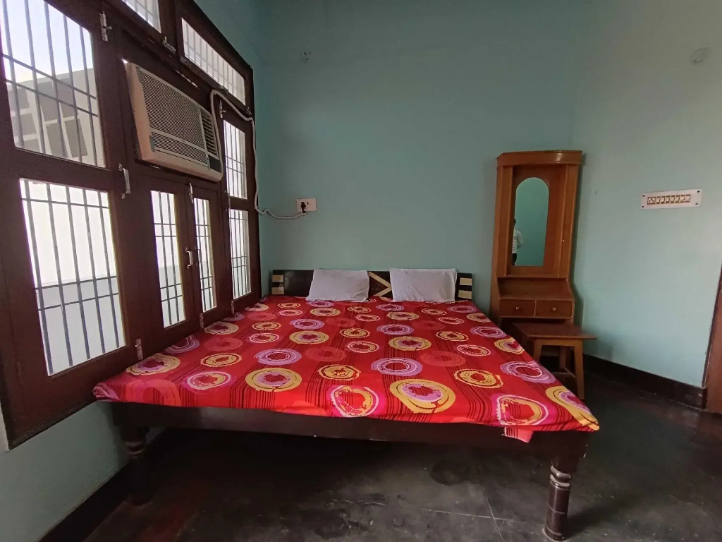 Hotel O Home Madhav Homestay
