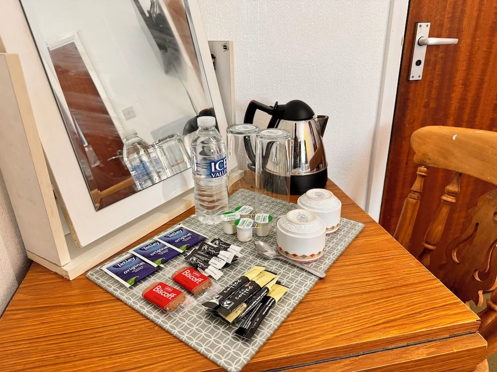 High Trees Guest House Gatwick