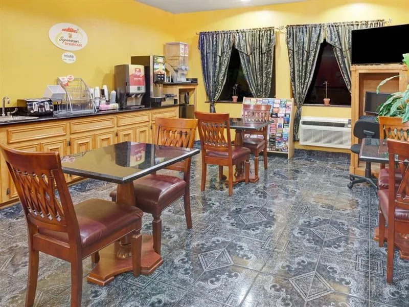 Sapphire Inn & Suites