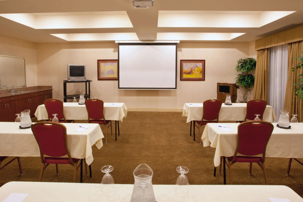 Holiday Inn Express & Suites Florence I-95 & I-20 Civic Ctr by IHG