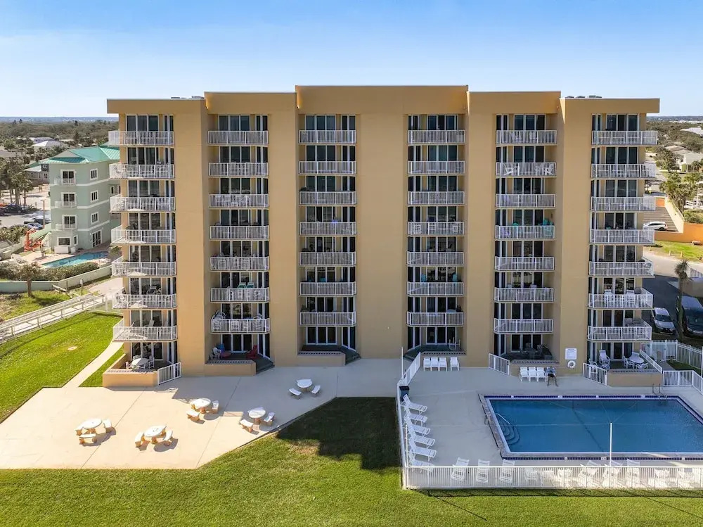 Oceania Beach Club 702