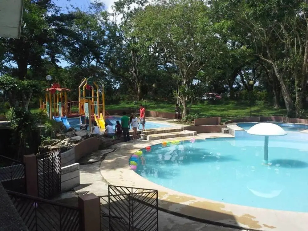 RedDoorz Premium @ Ouan's the Farm Resort