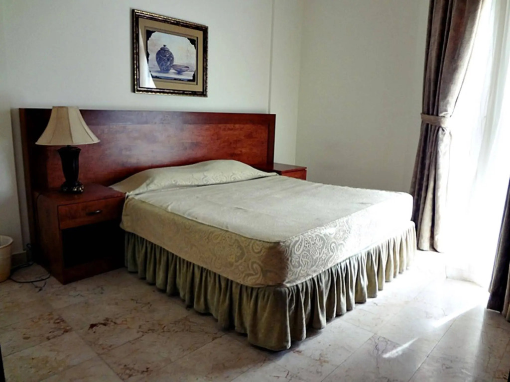 Adhari Hotel