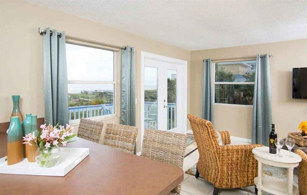 Oceanview Cottage by Beachcomber