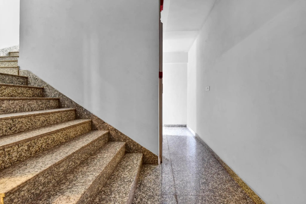 OYO Townhouse 575 Hotel Rushank Inn