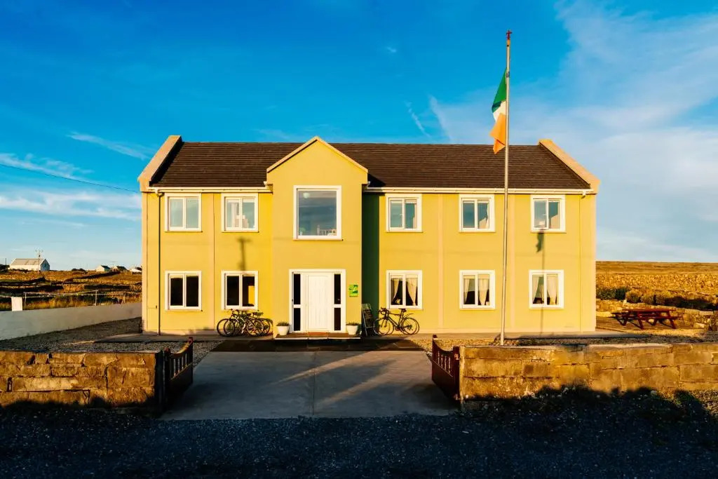 Aran Walkers Lodge