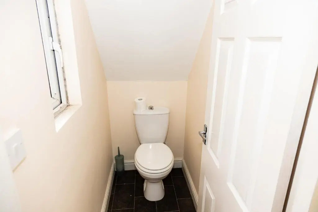 Alexander Apartments Rooms 2