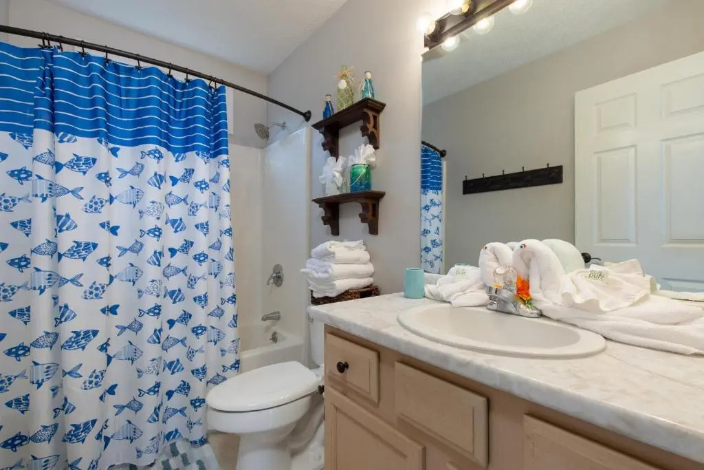 Kickback Kabin, 3 Bedrooms, Deck, Hot Tub, Pool Access, Sleeps 6