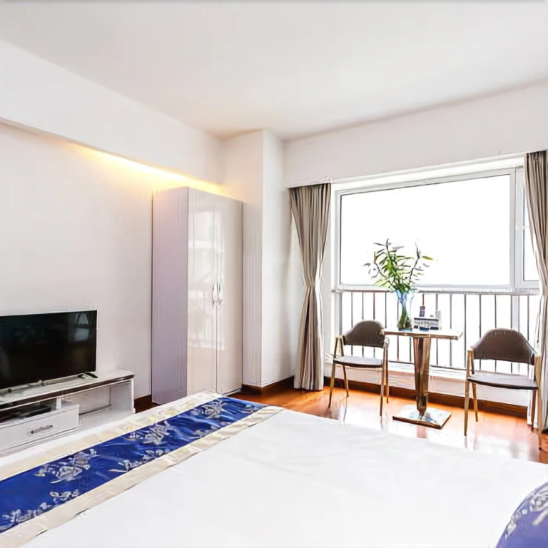 Qingdao Haizhijie Holiday Hotel