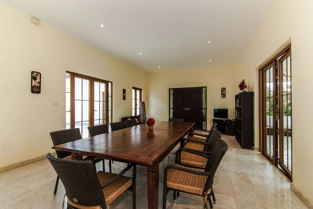 Luxury 5 Bedroom Villa in Beautiful Banyan Resort