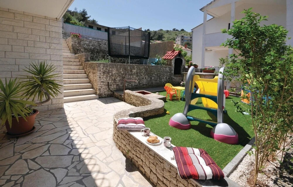 Beautiful Home in Mastrinka With 4 Bedrooms, Sauna and Outdoor Swimming Pool
