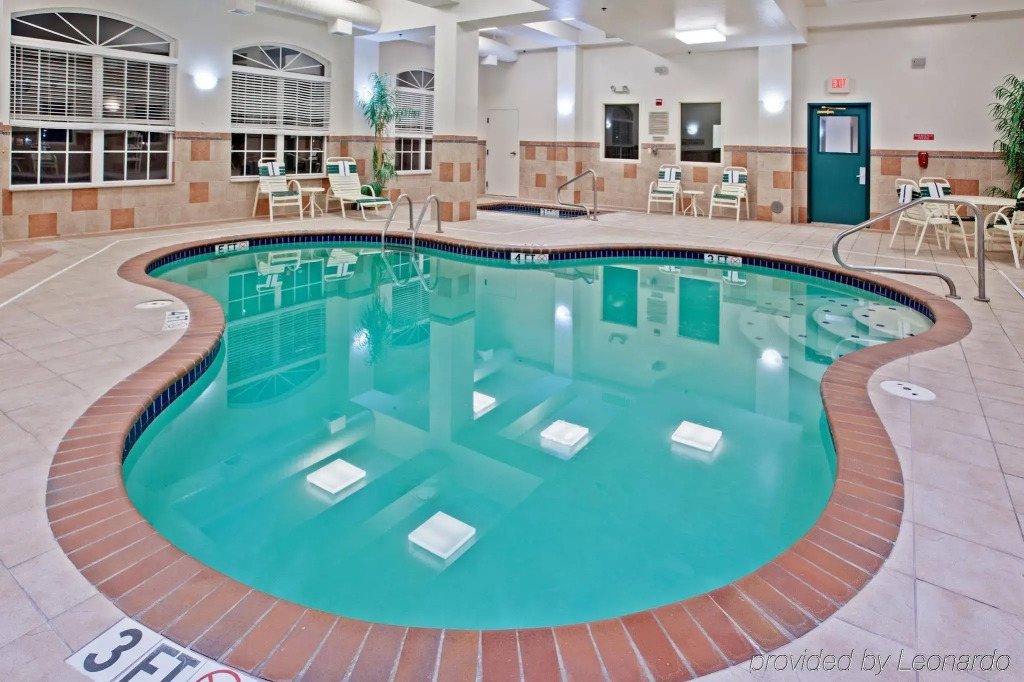 Country Inn & Suites by Radisson, Findlay, OH