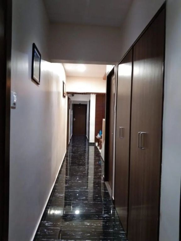 Hotel Crystal Luxury Inn- Bandra