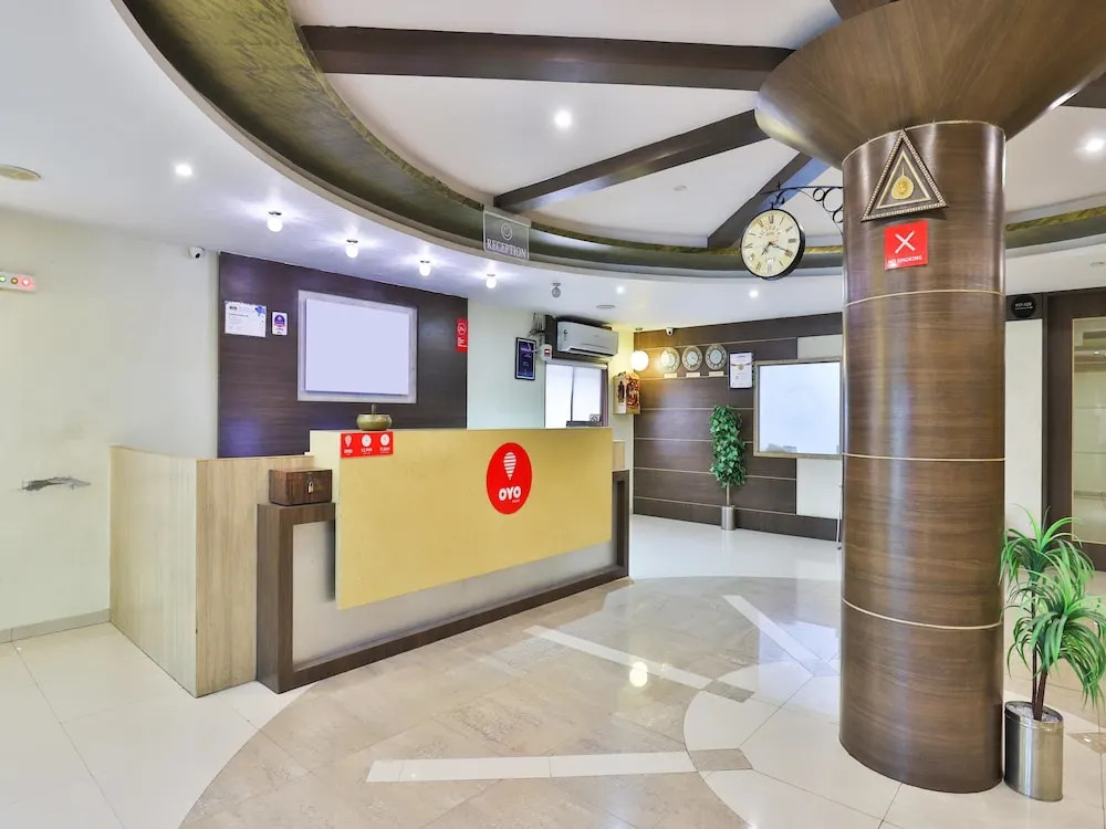 OYO 14296 The Galaxy Hotel
