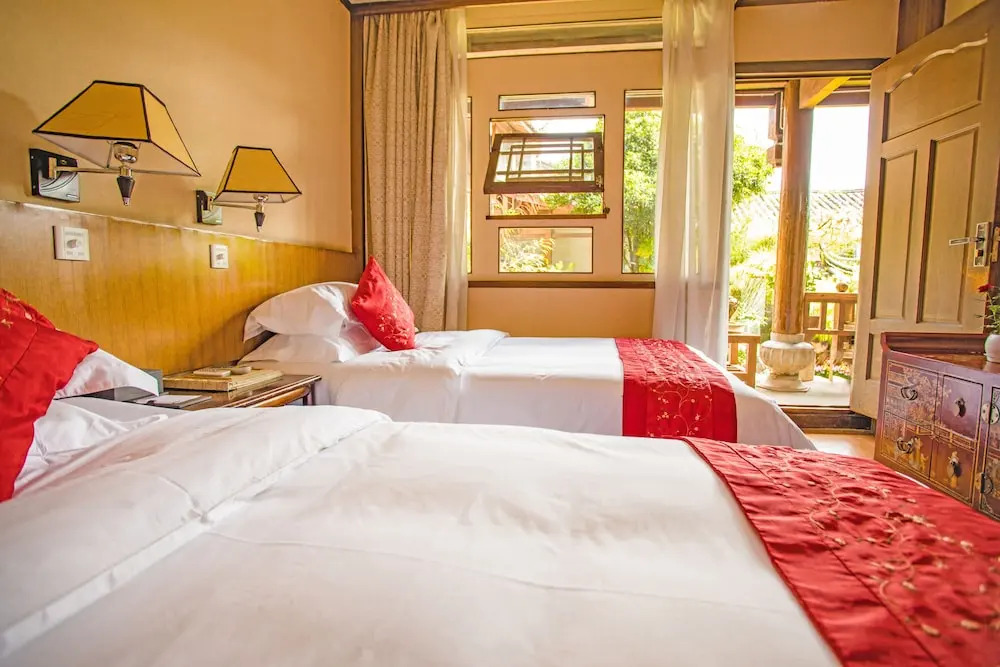 Kunming Lirui Hotel (Plateau Pearl International Trade City)