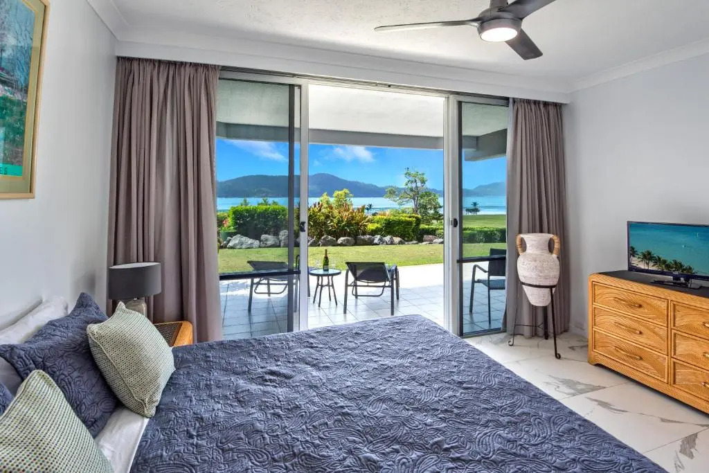 Frangipani Beachfront Lodge F5 on Hamilton Island by HamoRent