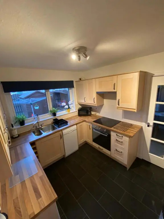 Delightful, Central 3 Bedroom House with Garden & Free Parking