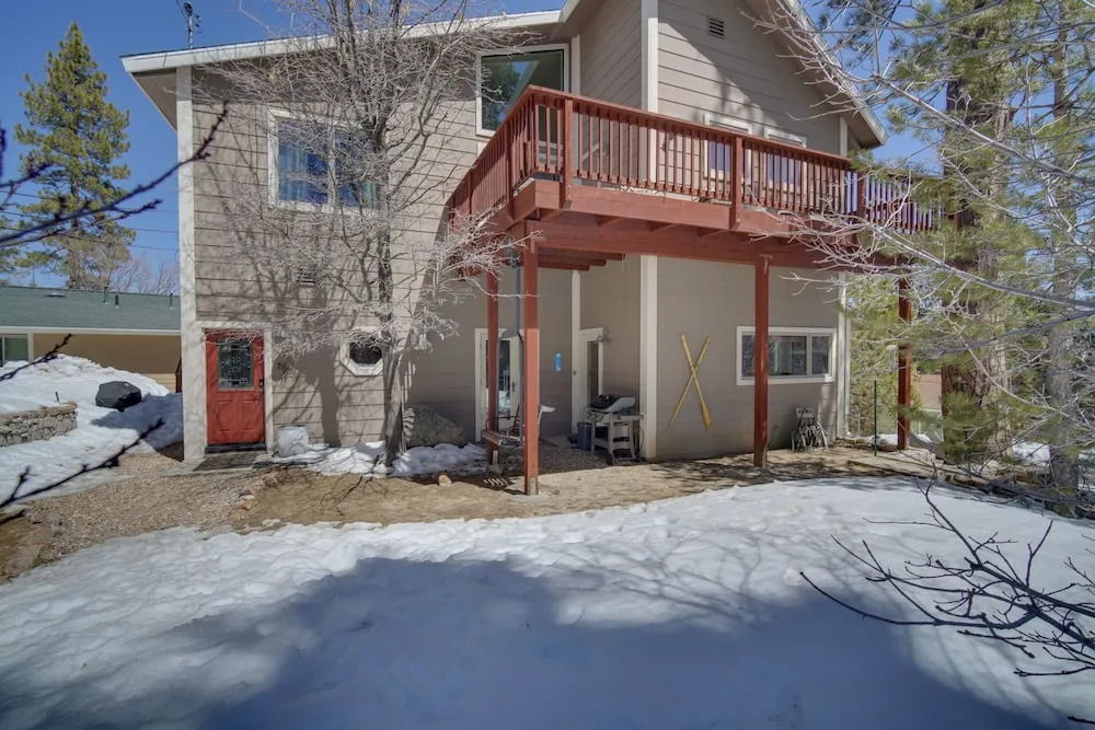 Spacious Big Bear Cabin Rental - 1 Mi to Lake!