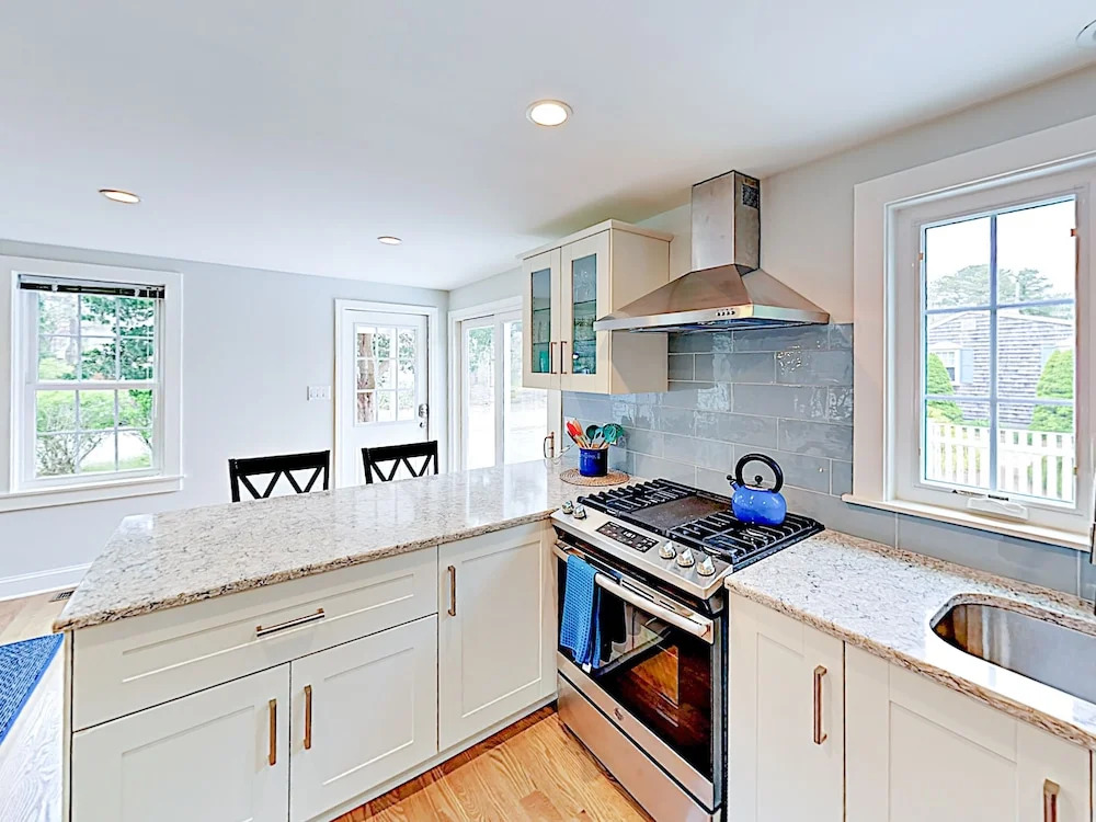 Remodeled Beach Haven W/ New Chefs Kitchen 4 Bedroom Home