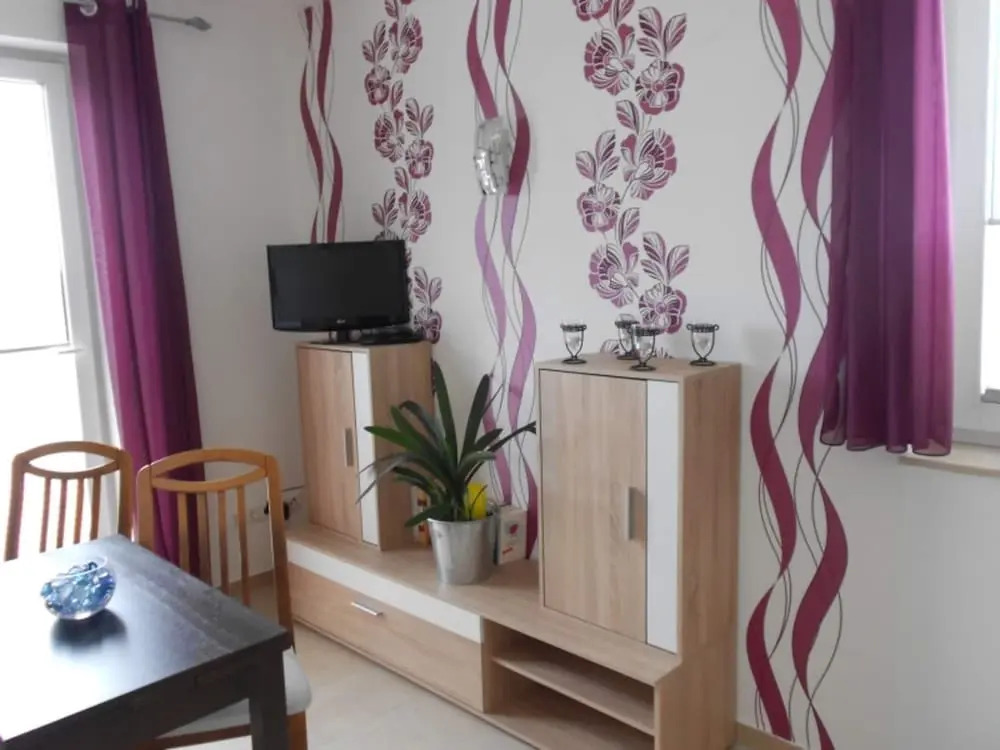 Spacious Apartment with Garden near Sea in Kröpelin