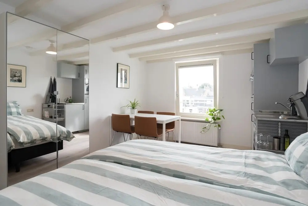 Central Hotspot Apartment