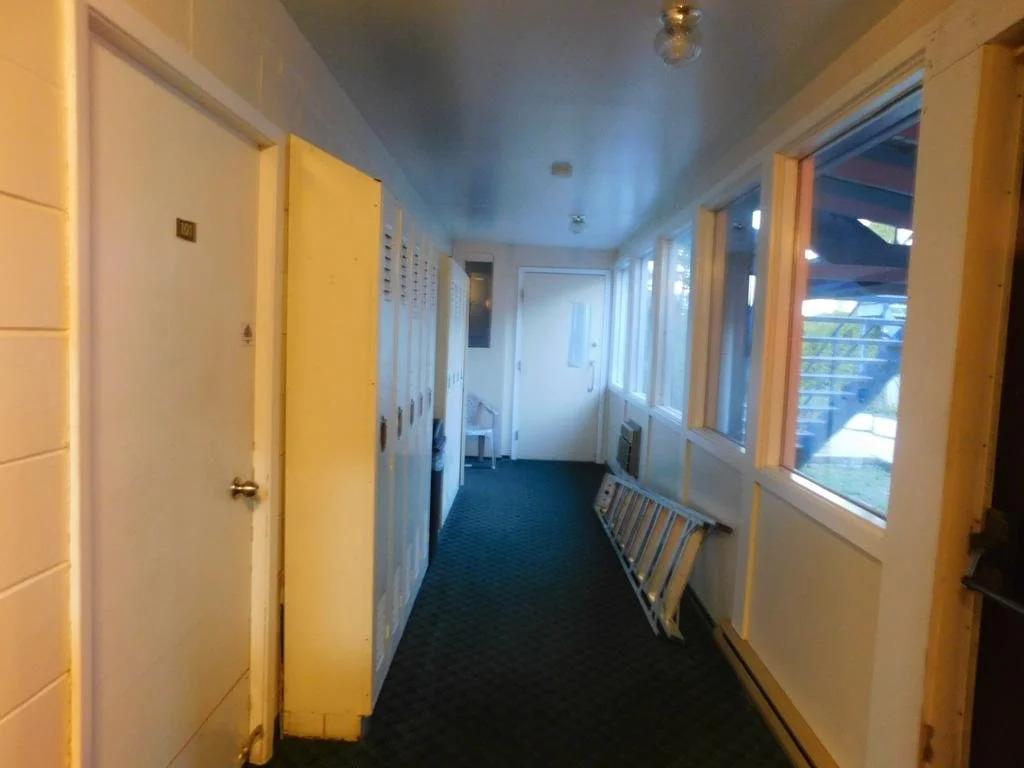 The Lakeview Inn