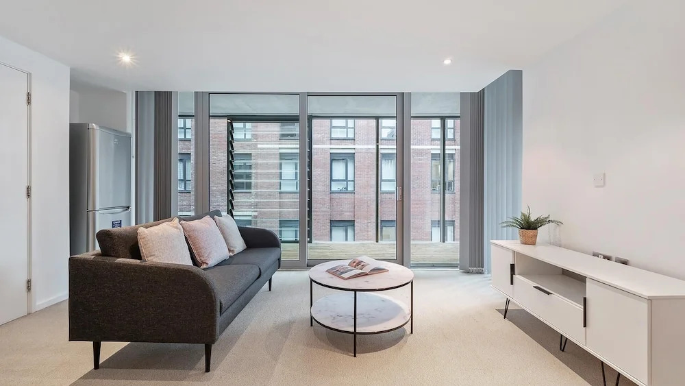 Stylish 2BR Apartment in Heart of Sheffield