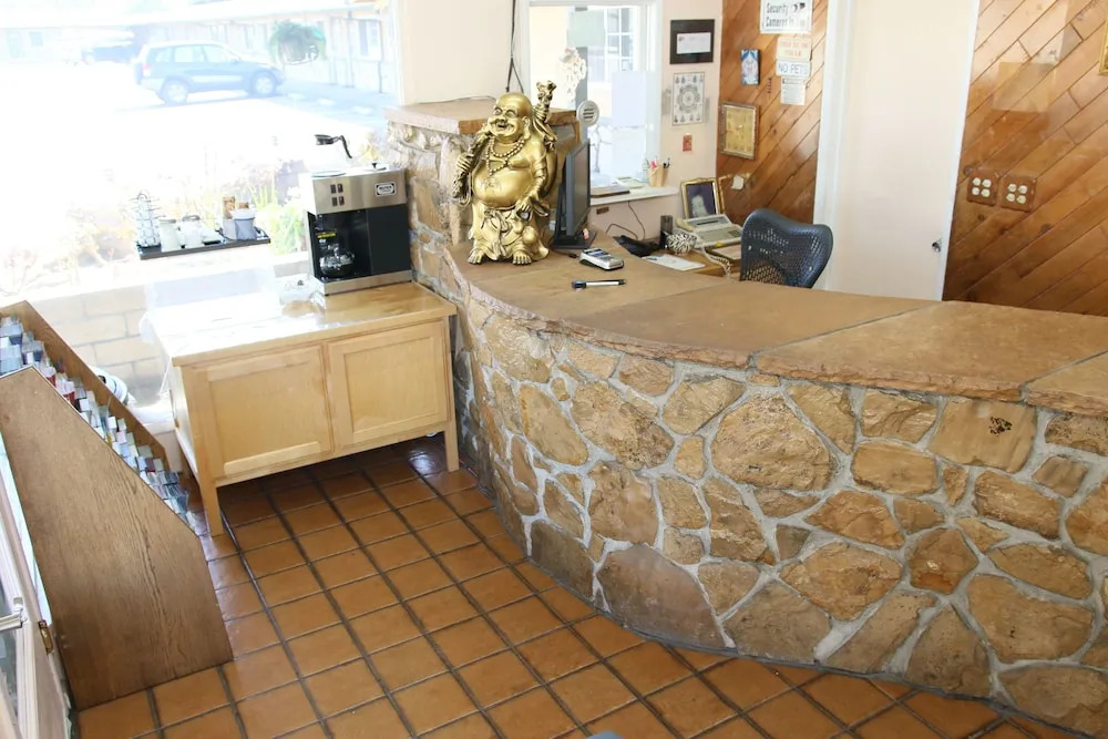 Town and Country Inn