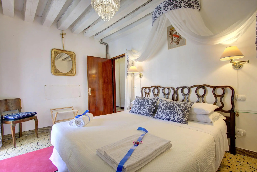 SAN MARCO CANAL VIEW#2 aircond, 4 pax, 120sqm Wifi