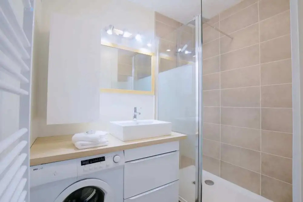 Newly Renovated Apartment: 6th District