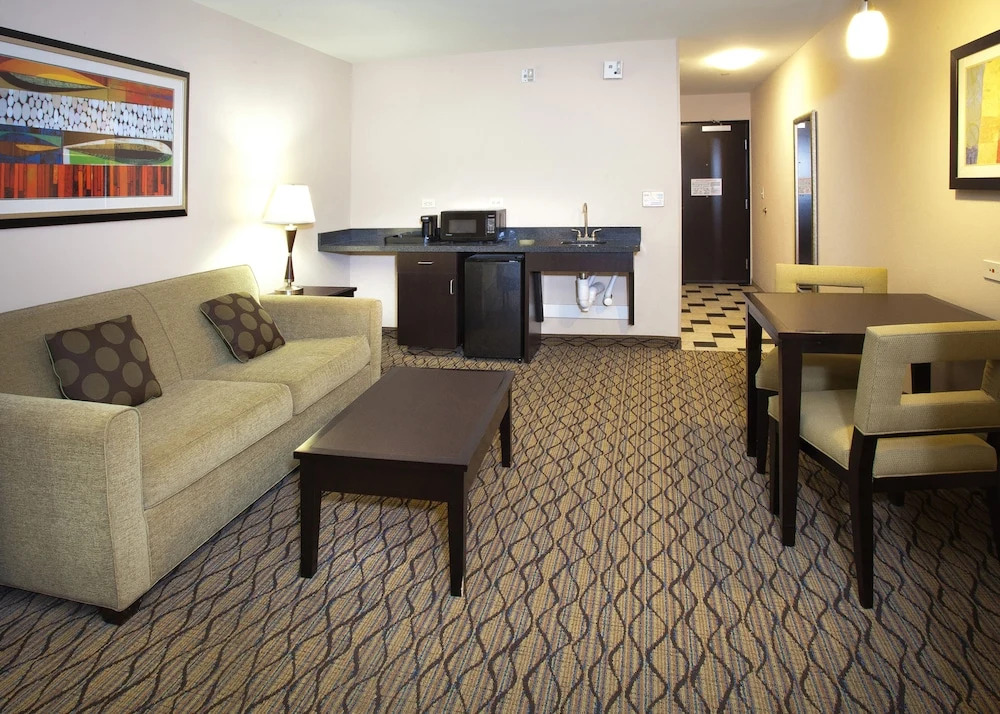 Holiday Inn Express & Suites - Tulsa Downtown - Arts District by IHG