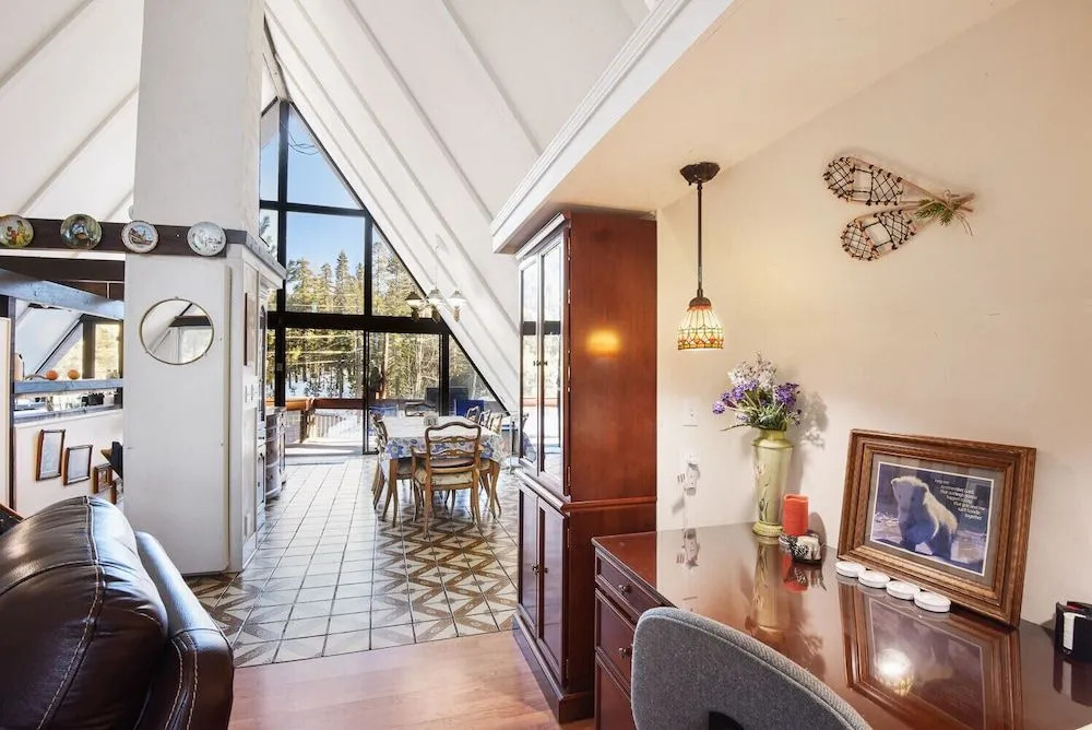 Woodside Hideout Hop Away From Activities